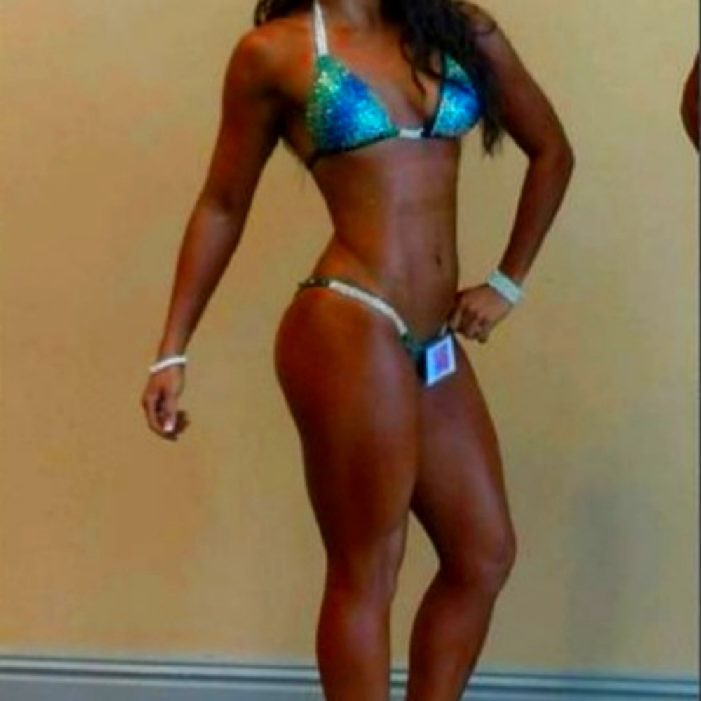 Bikini competition suit